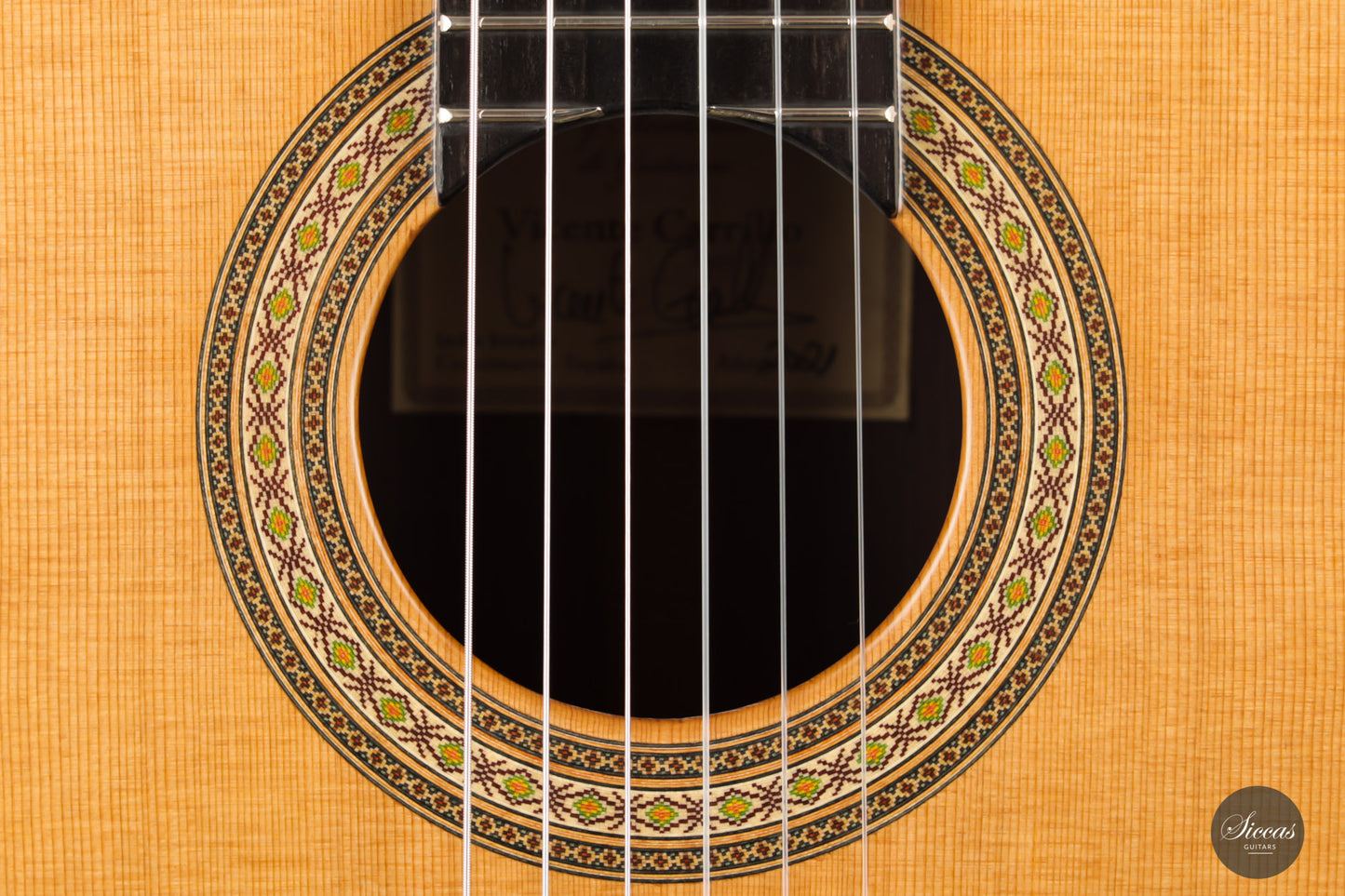 Vicente Carrillo - India Estudio Zeder 64 cm