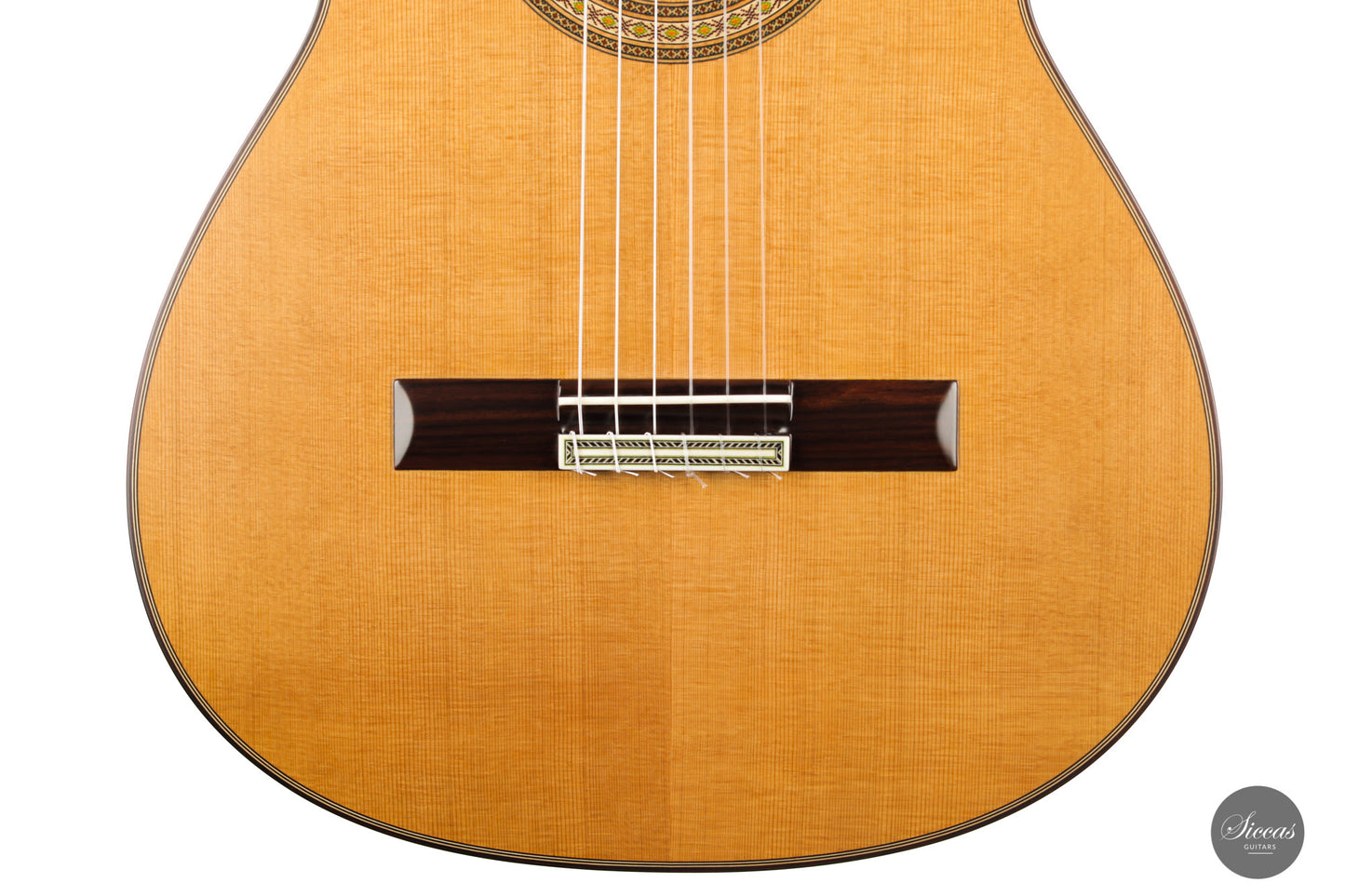 Vicente Carrillo - India Estudio Cedar