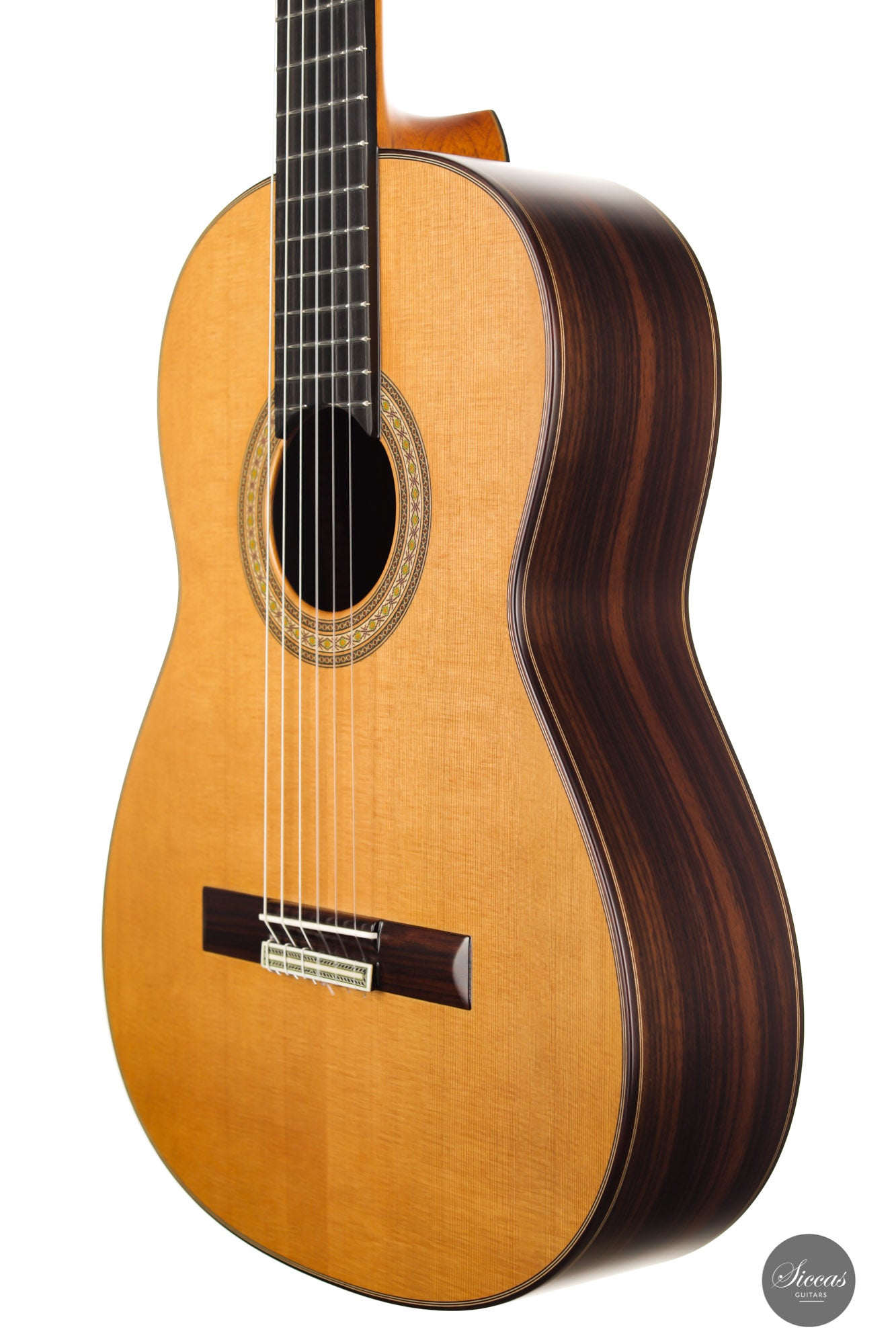 Vicente Carrillo - India Estudio Cedar