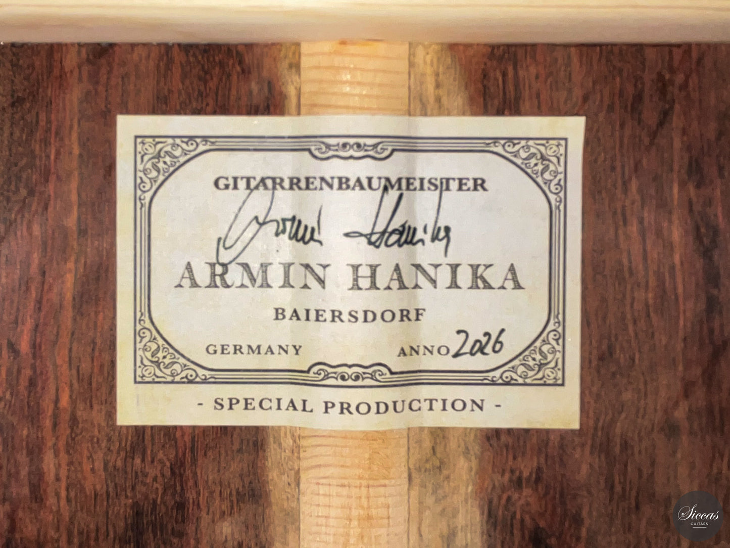 Armin Hanika - 2026 Natural Doubletop Custom Chechen