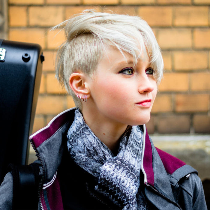 Portrait of classical guitarist Stephanie Jones