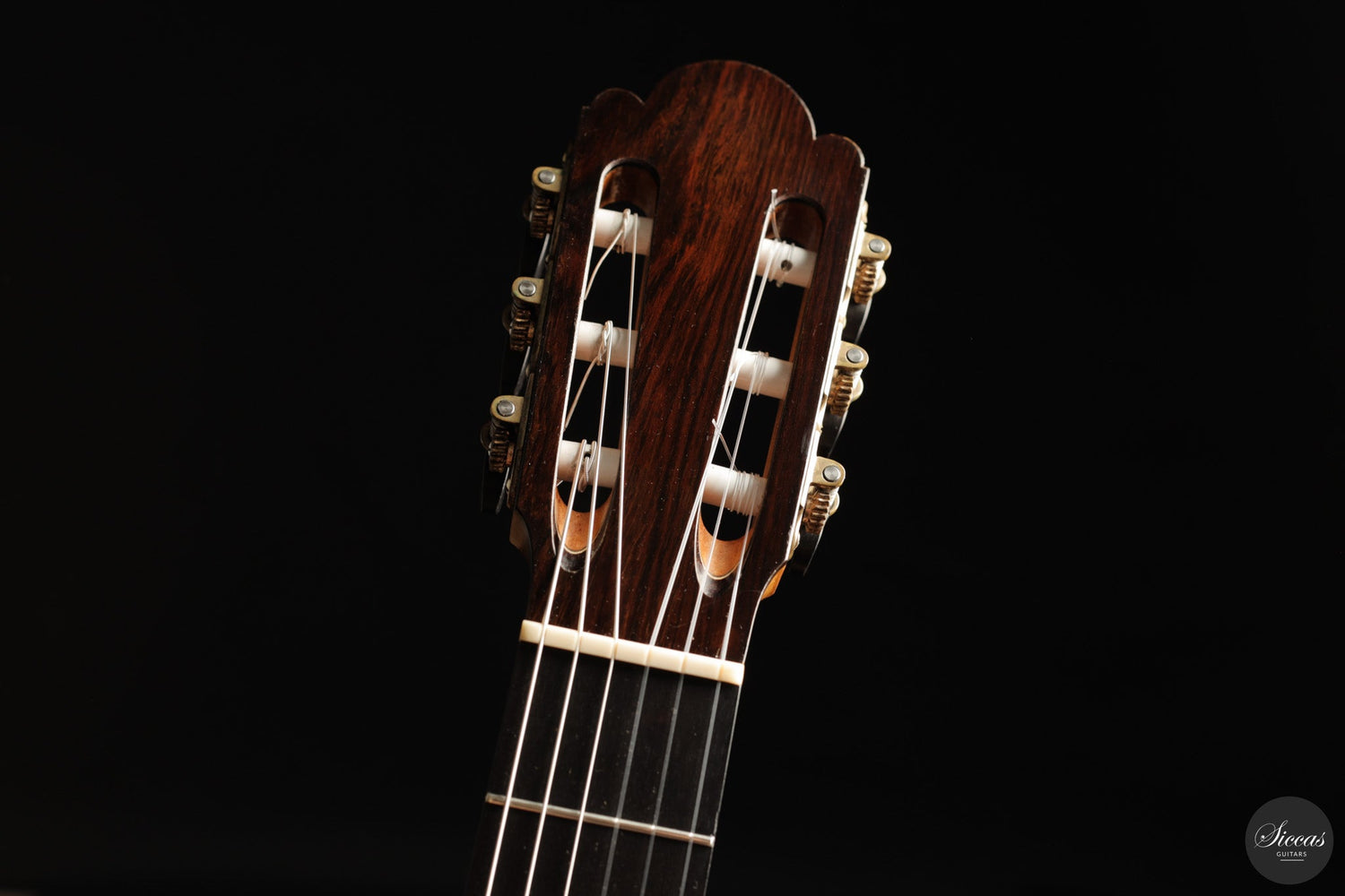 How to Evaluate a Classical Guitar Without Playing It