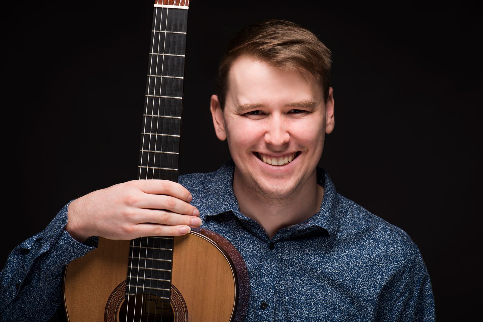 Hamish Strathdee — Classical Guitarist – Siccas Guitars
