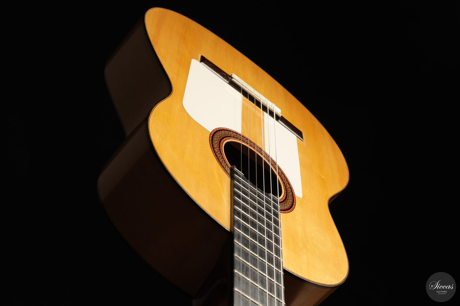 Alejandro Sanz — Latin Pop Built on the Spanish Guitar