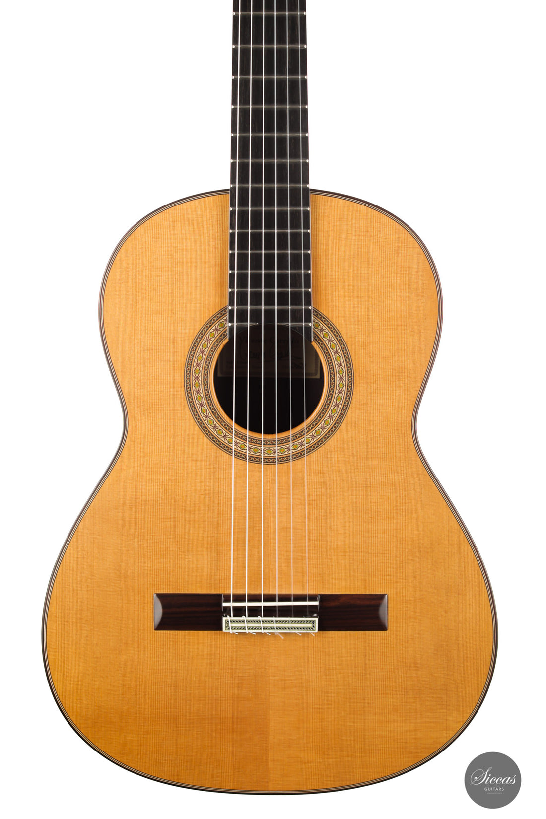 Vicente Carrillo - India Estudio Cedar