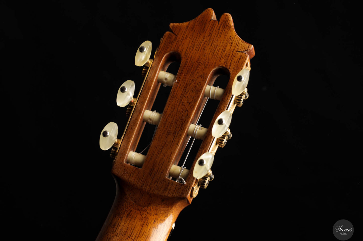Hernandez y Aguado - 1966 - No. 319