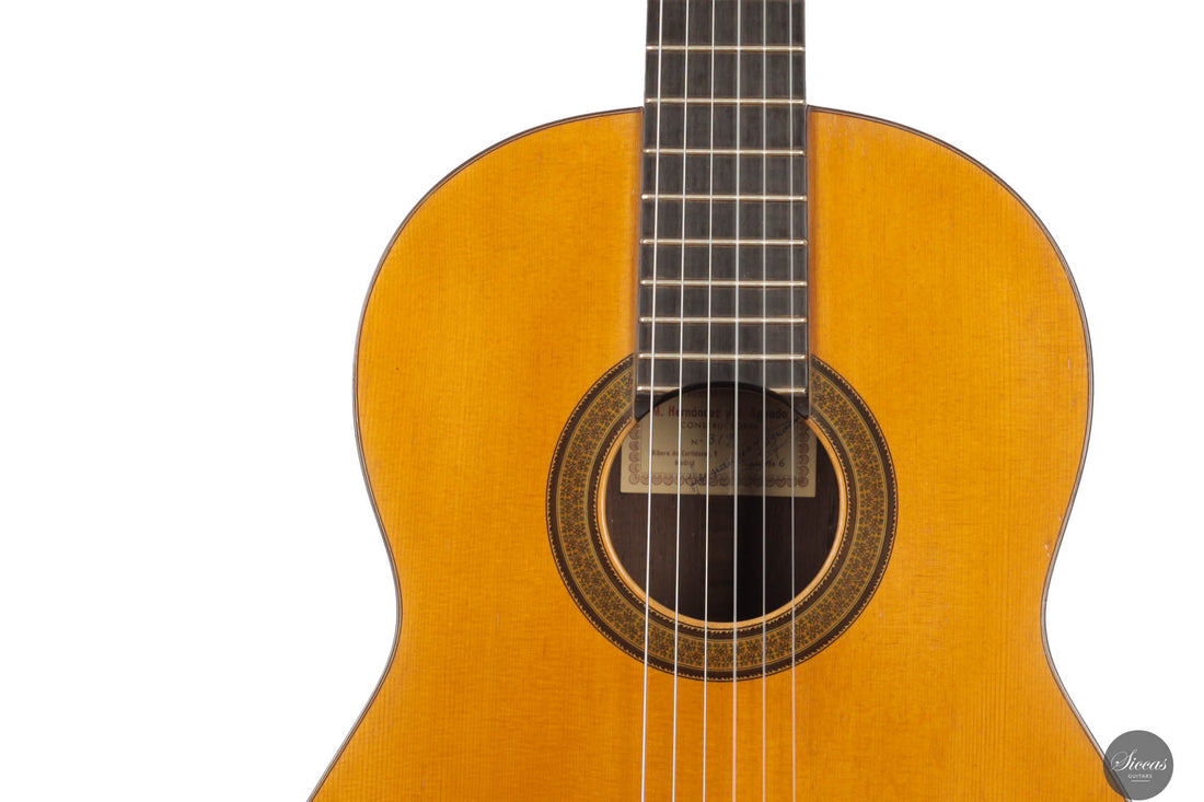Hernandez y Aguado - 1966 - No. 319