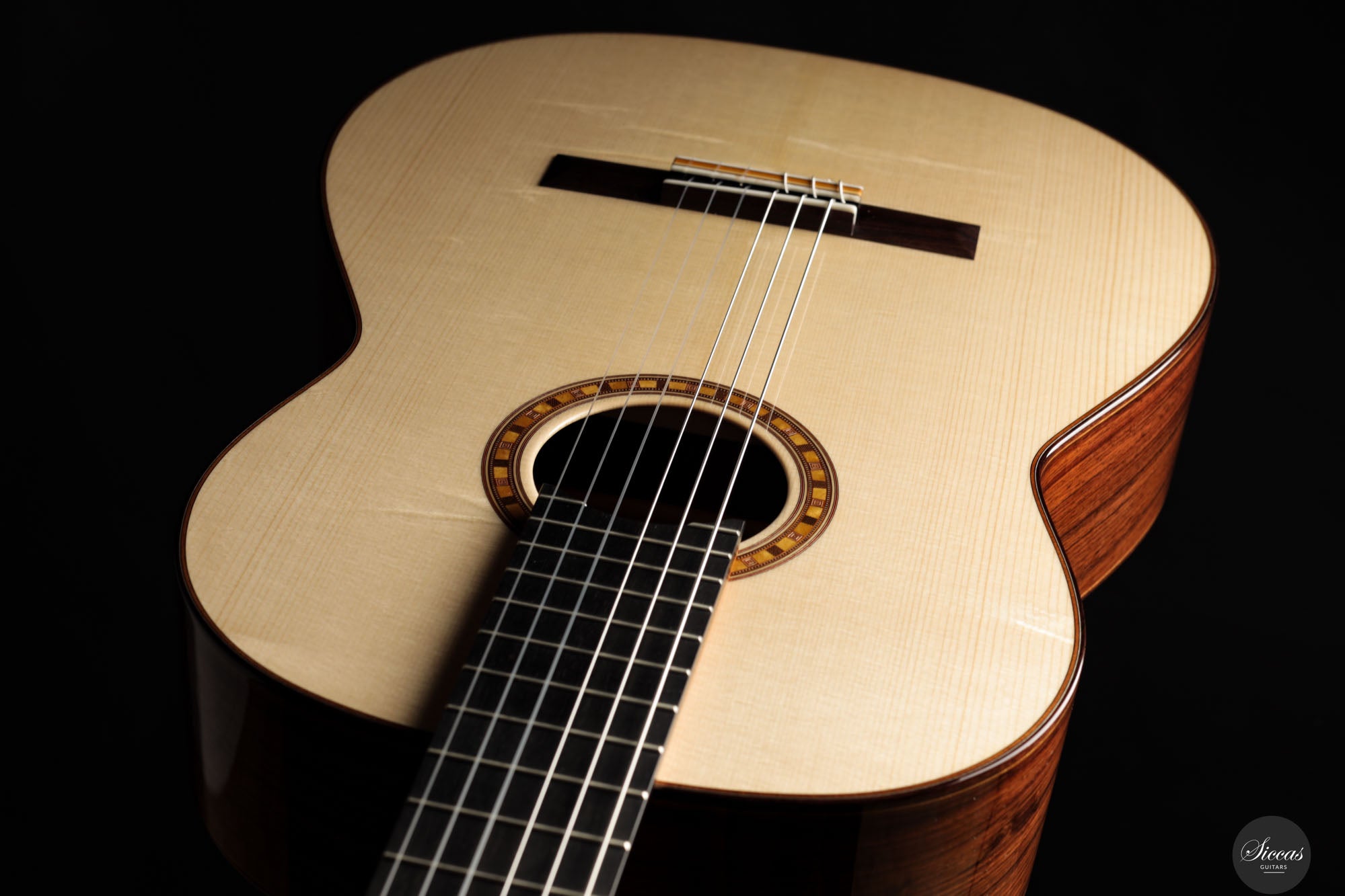 Hugo Cuvilliez - 2025 No. 124 – Siccas Guitars