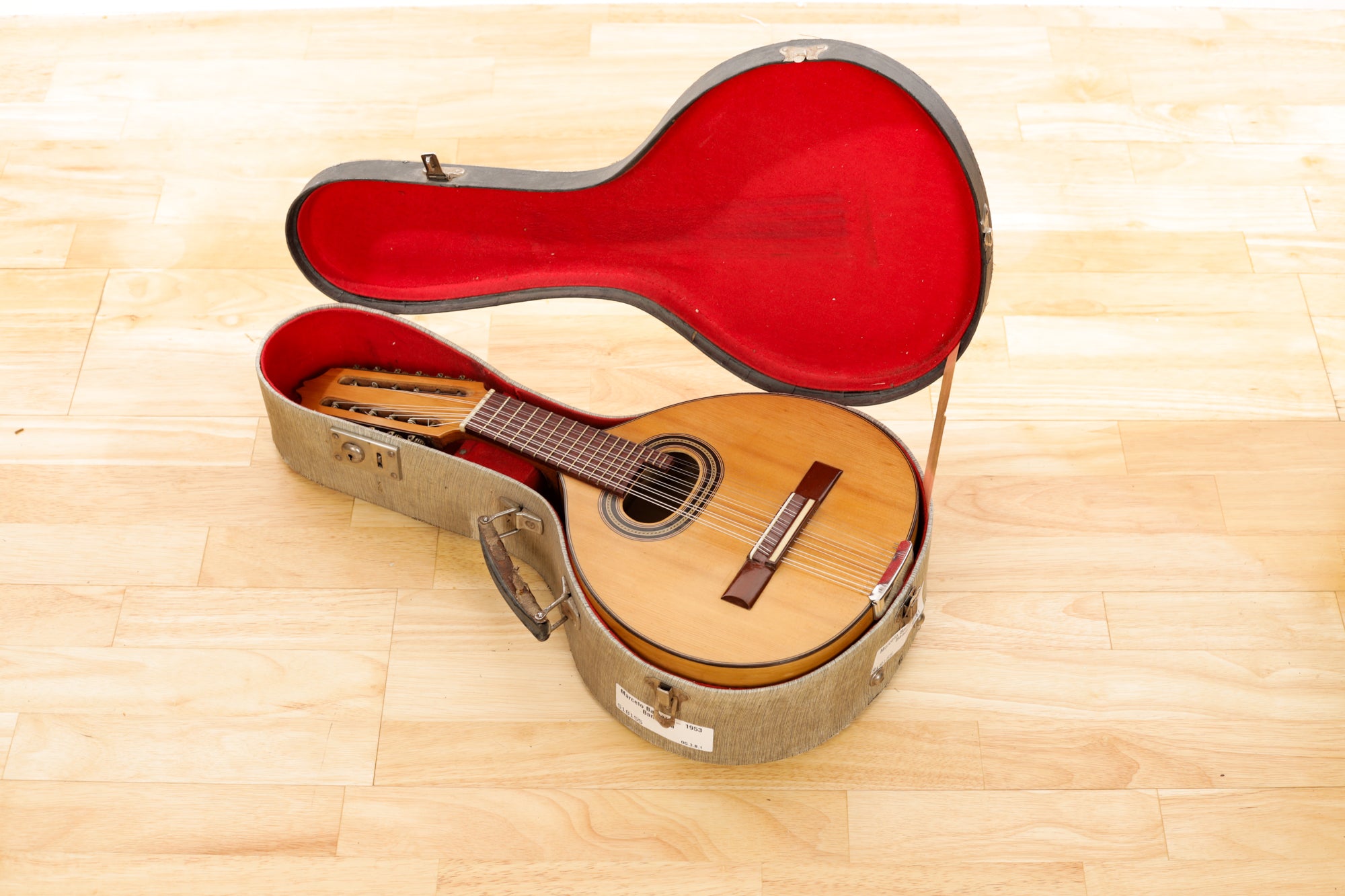 Marcelo Barbero - 1953 Bandurria – Siccas Guitars Marcelo Barbero - 1953 Bandurria – Siccas Guitars