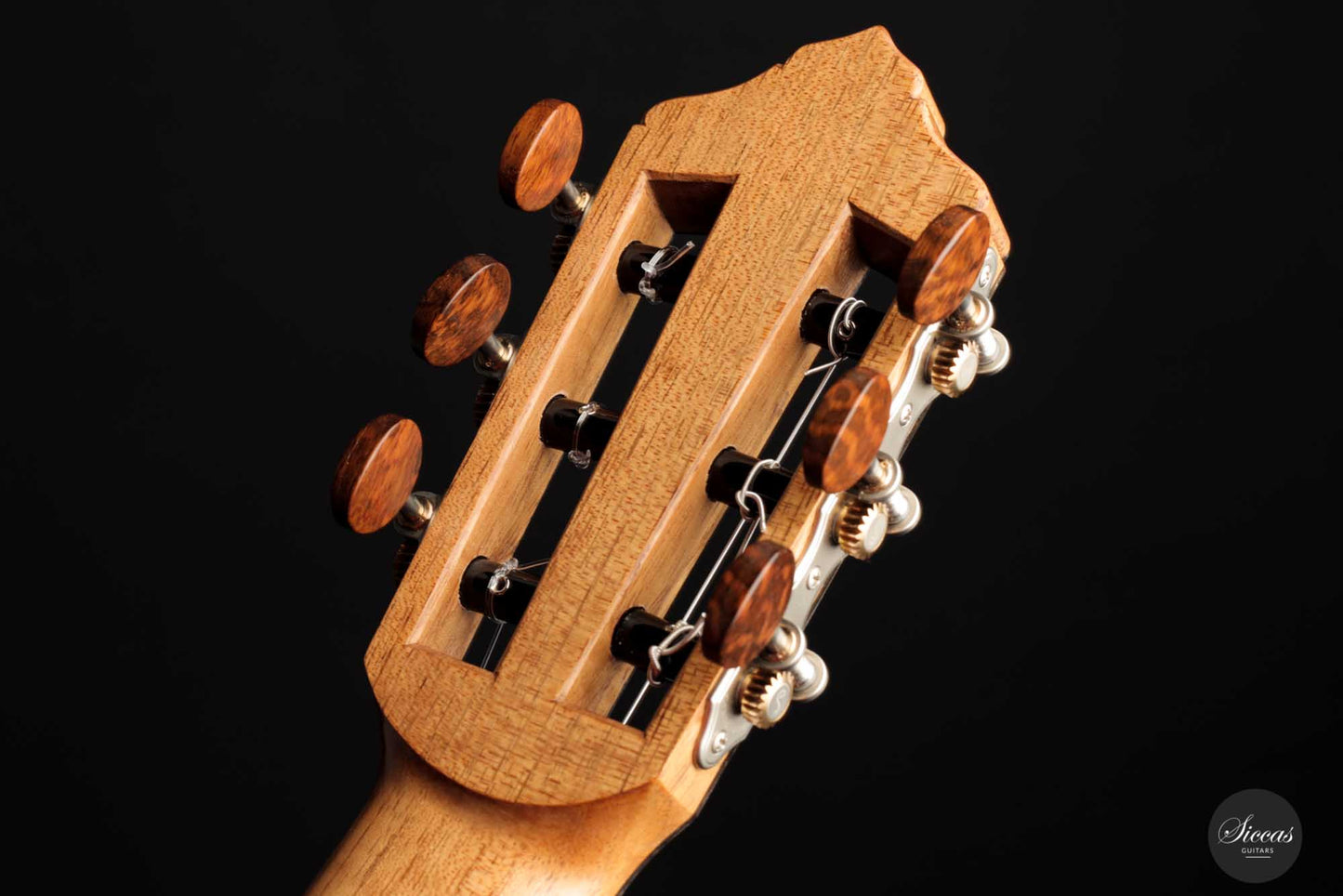 Mijail Kharash - 2022 63 cm