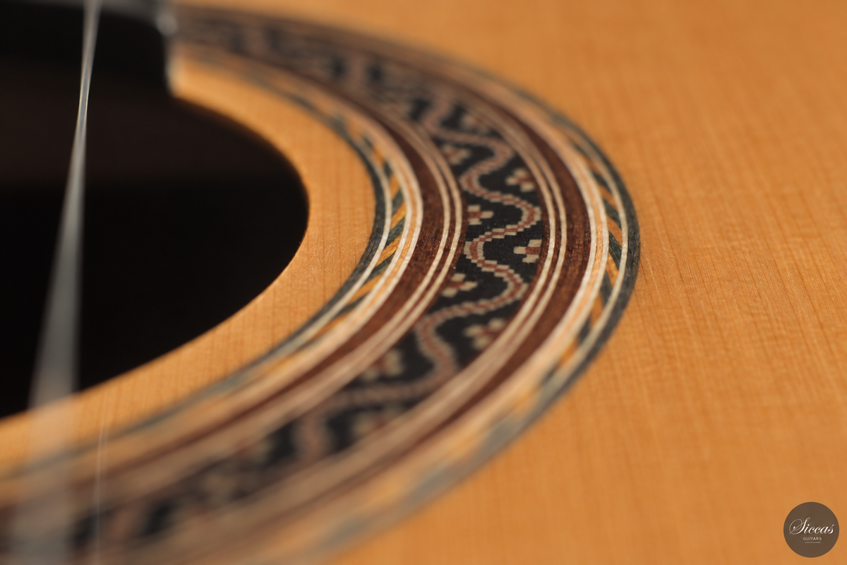 Siccas Luthiers - Halo Traditional Cedar