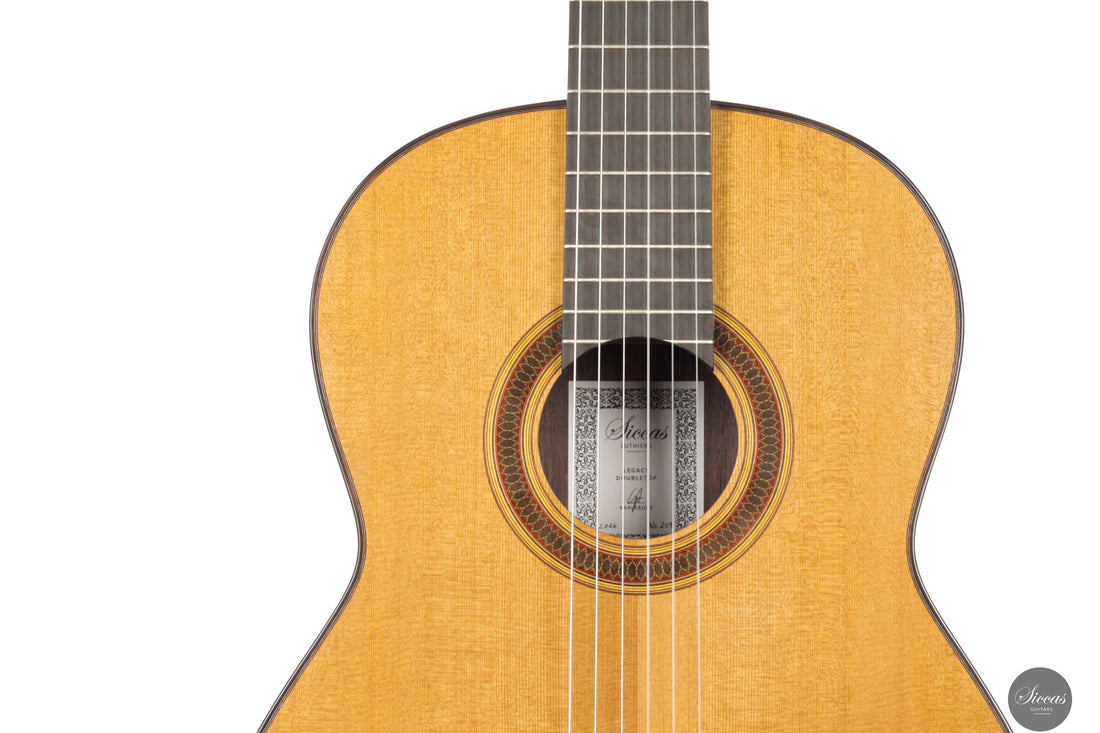 Siccas Luthiers - Legacy Doubletop Cedar 64 cm - Front view