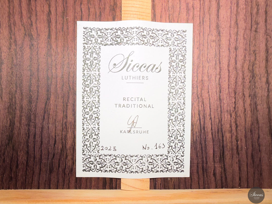 Siccas Luthiers - Recital Traditional Cedar - Certificate